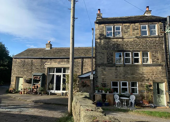 Barn Cottage Quirky Weaver\'S Cottage In Quaint Hamlet
