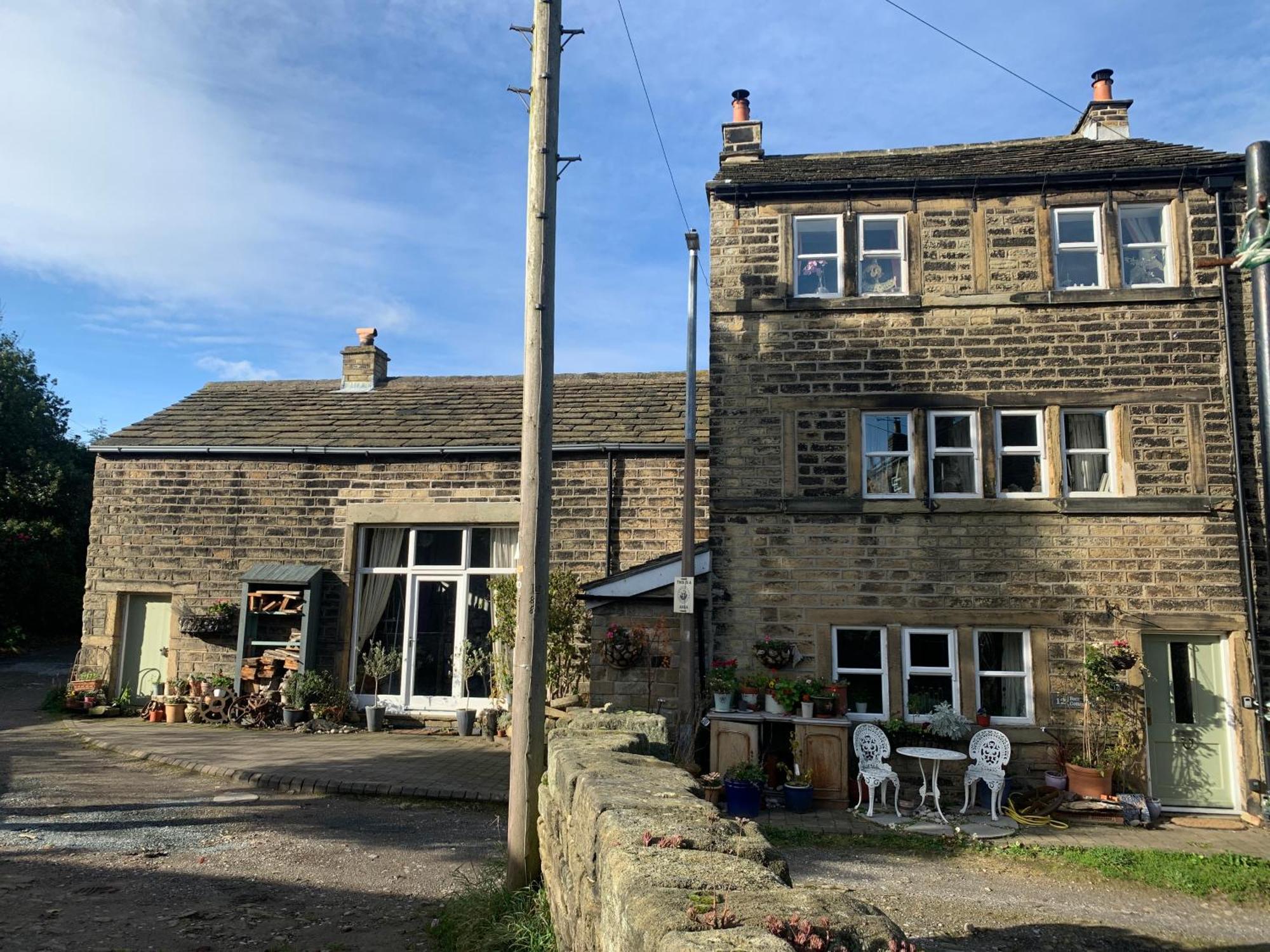 Barn Quirky Weaver's In Quaint Hamlet Homestay *